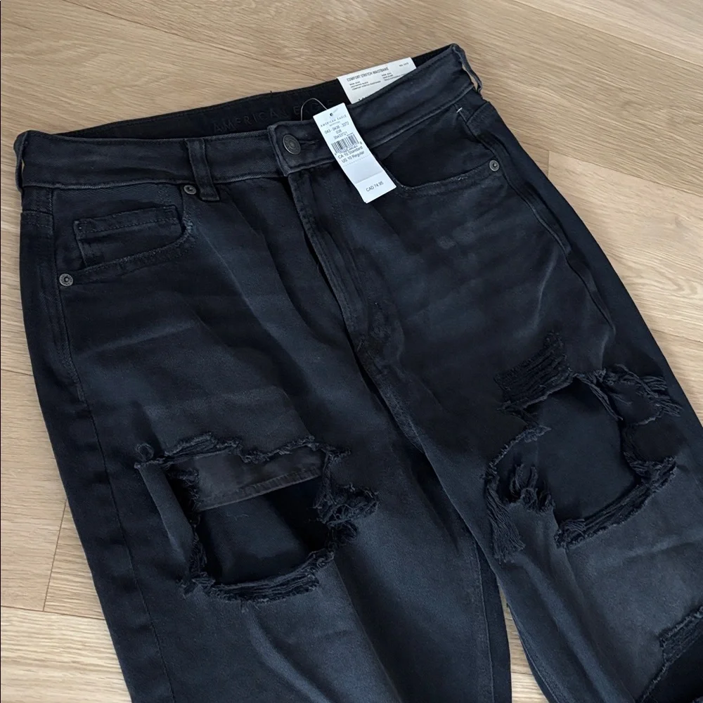 AE (10) Mom Jean Destroyed Black Comfort Stretch Waistband High Rise NWT - Picture 3 of 10